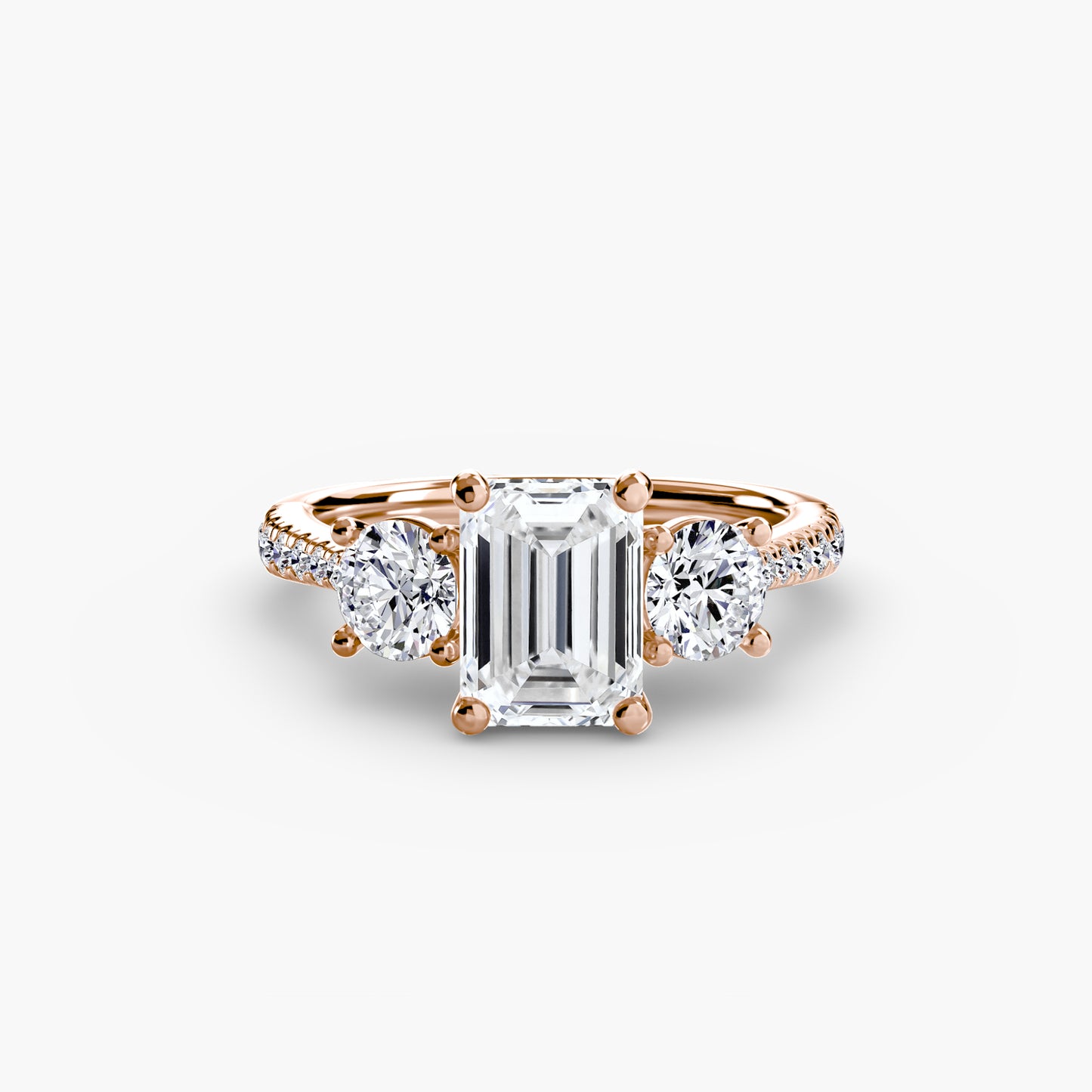 Montura Trilogía Pavé – Anillo de tres diamantes con brazo engastado