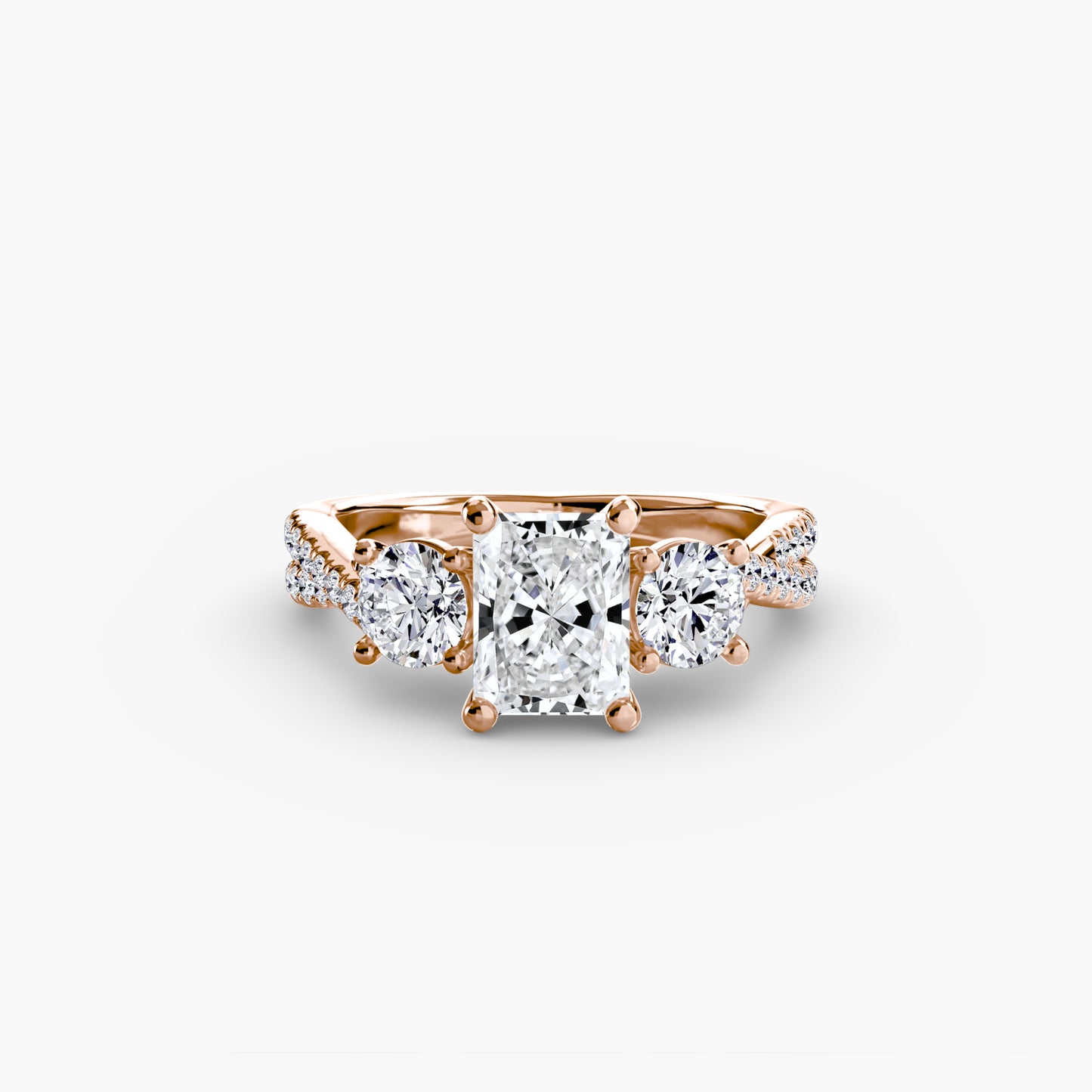 💍 Montura Trilogía Pavé Ancha – Anillo de tres diamantes con brazo engastado
