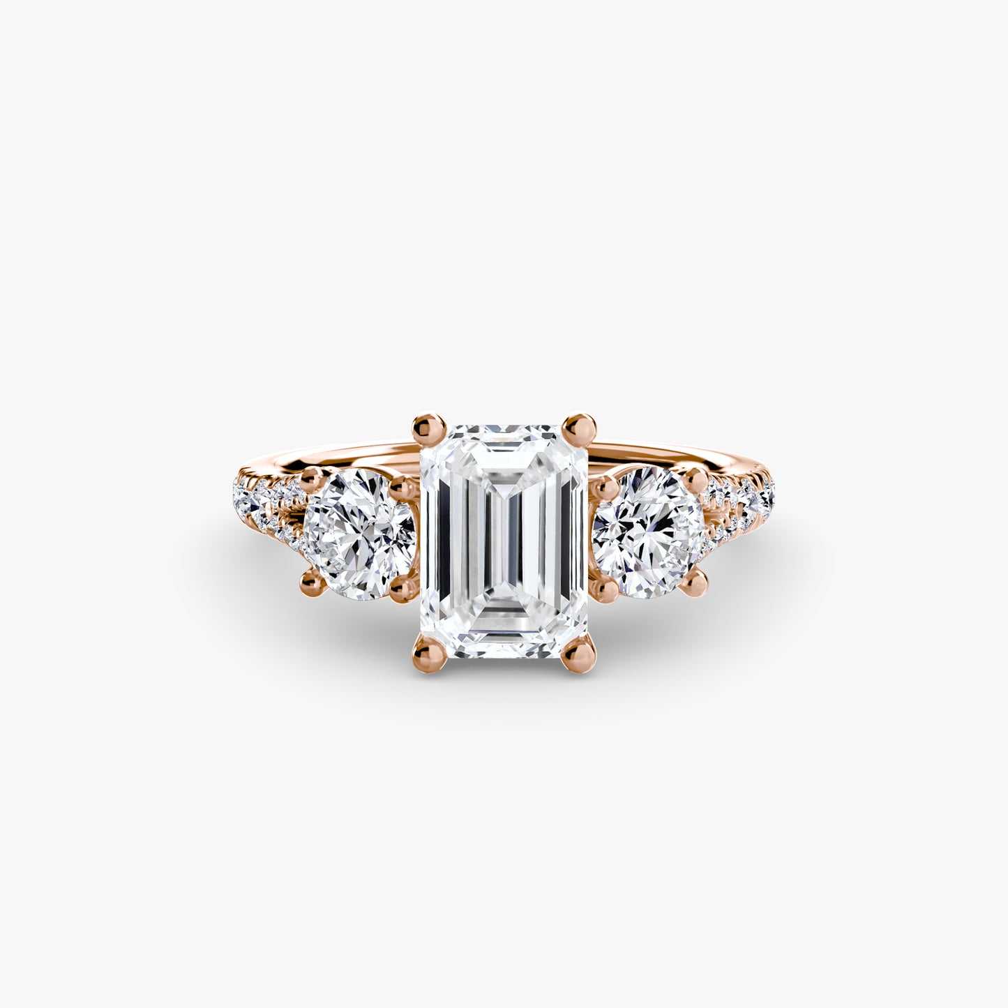 Montura Trilogía Pavé Clásica – Anillo de tres diamantes con brazo engastado