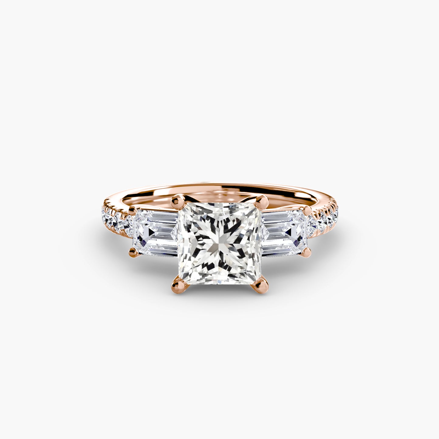 Montura Trilogía Pavé Sutil – Anillo de tres diamantes con brazo pavé