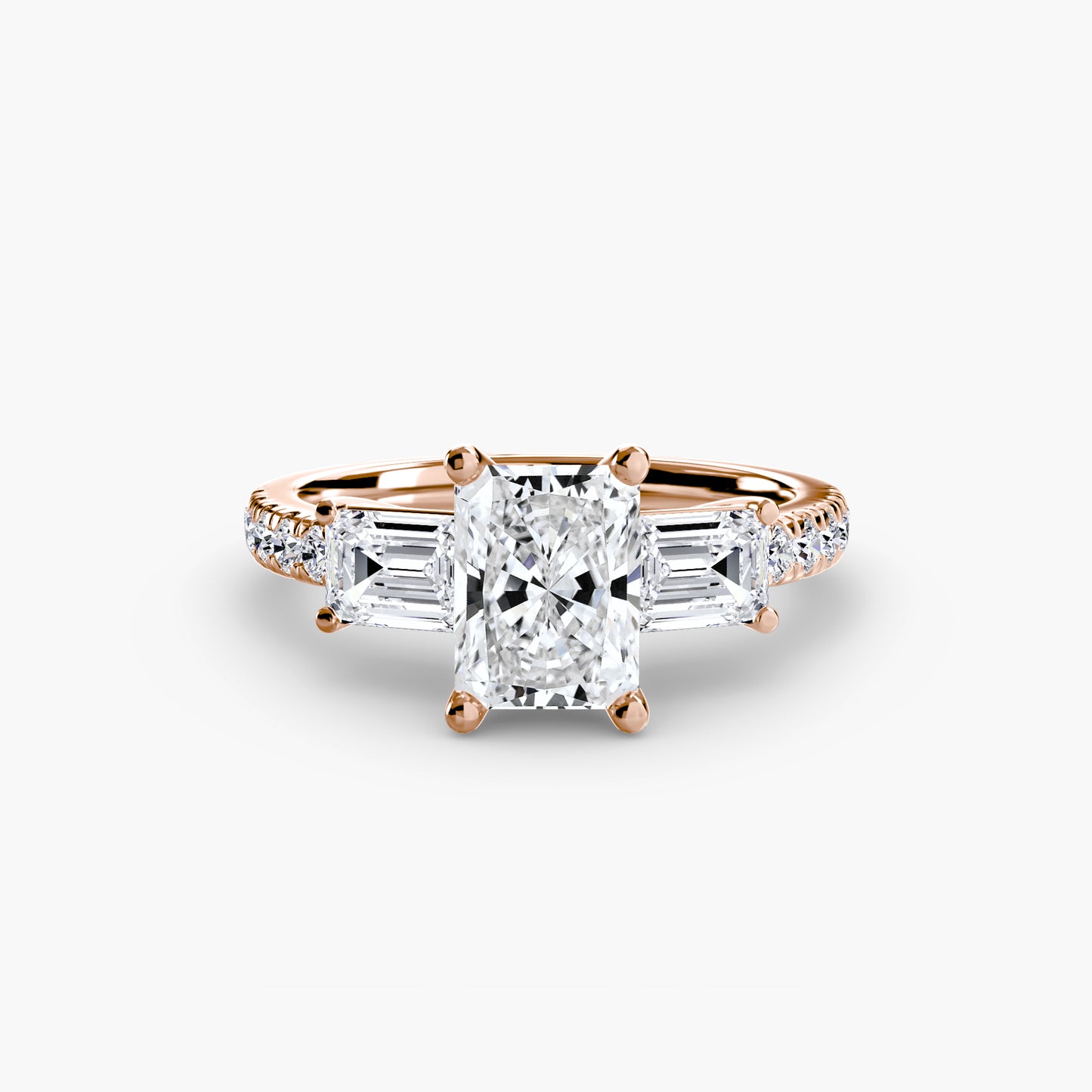 Montura Trilogía Pavé Sutil – Anillo de tres diamantes con brazo pavé
