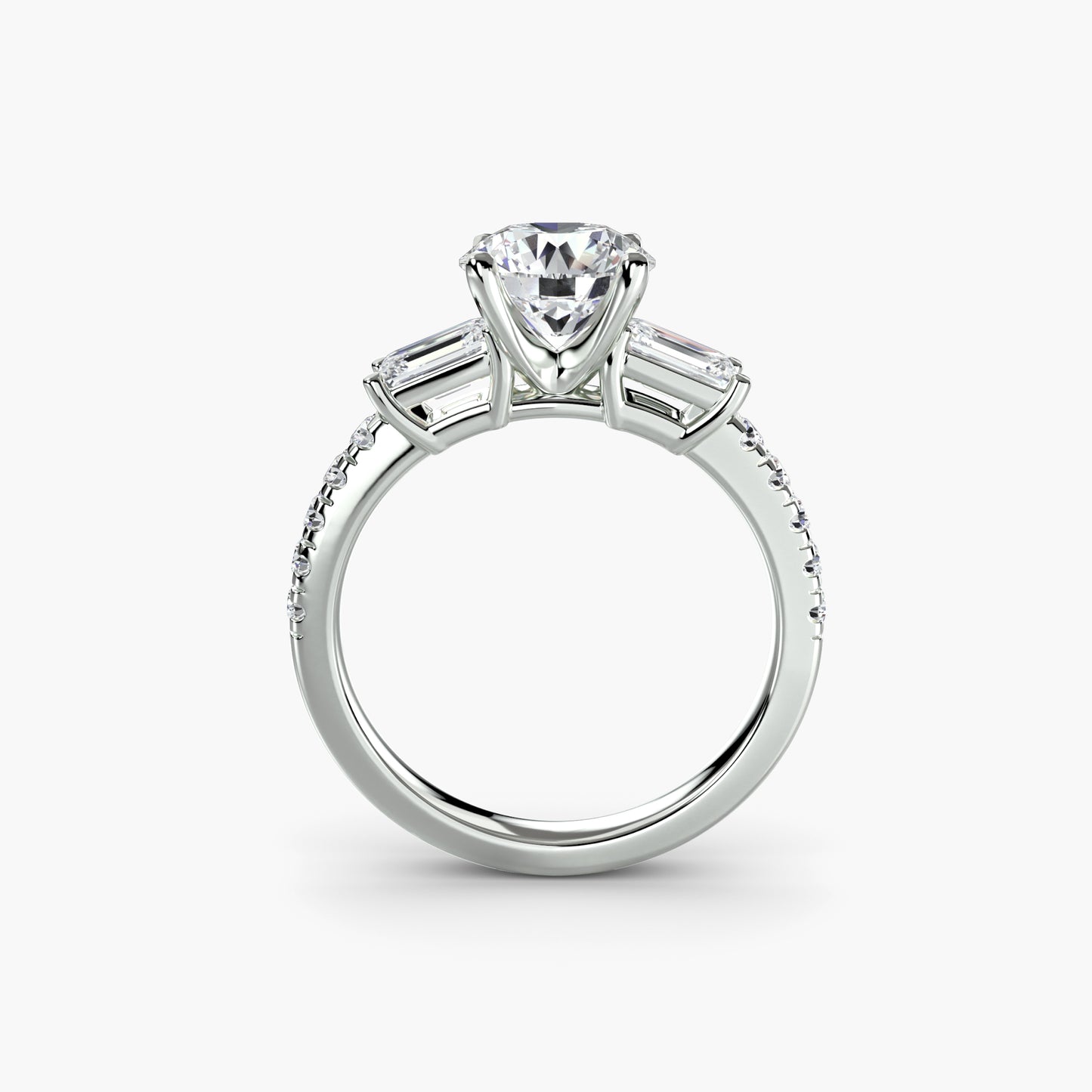 Montura Trilogía Pavé Sutil – Anillo de tres diamantes con brazo pavé