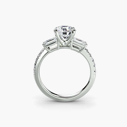 Montura Trilogía Pavé Sutil – Anillo de tres diamantes con brazo pavé